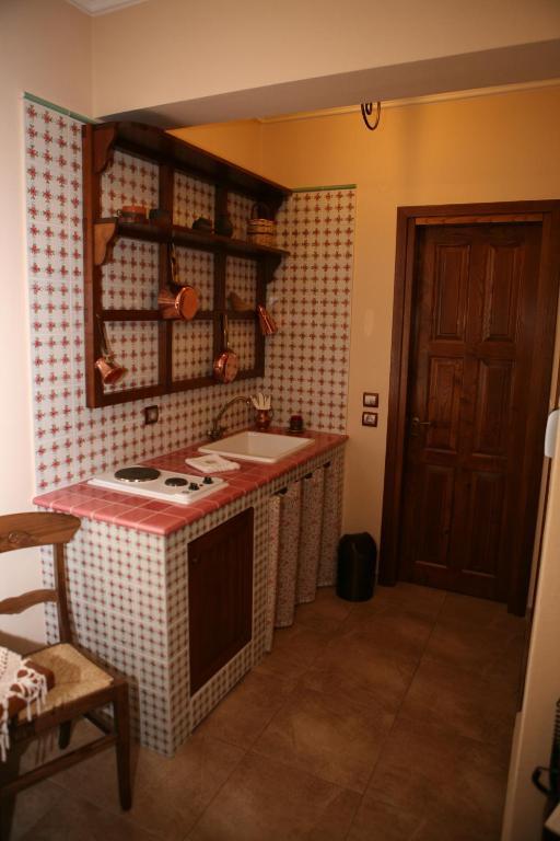 Roes Suites Káto Loutrákion 部屋 写真