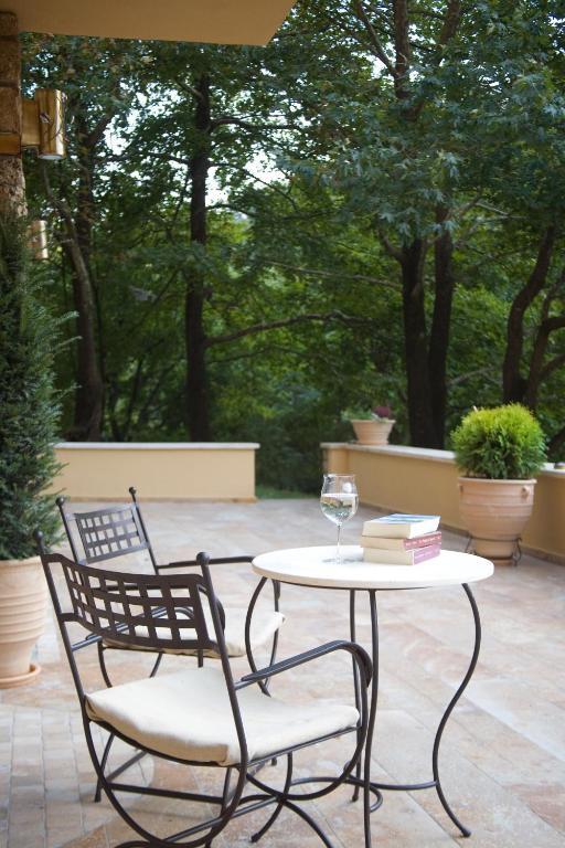 Roes Suites Káto Loutrákion エクステリア 写真