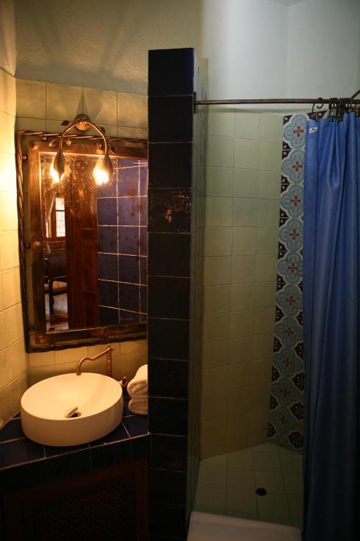 Roes Suites Káto Loutrákion エクステリア 写真