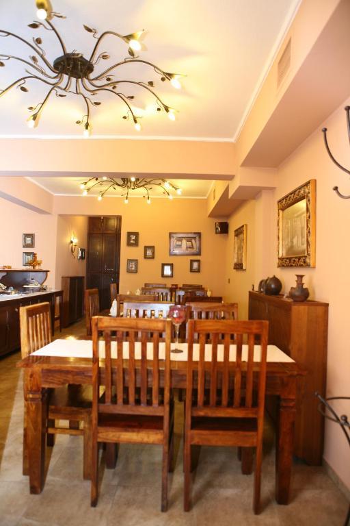 Roes Suites Káto Loutrákion エクステリア 写真